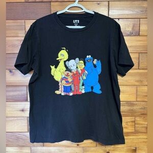 Kaws Sesame Street black Uniqlo Cookie Monster Big Bird Bert Ernie t-shirt L